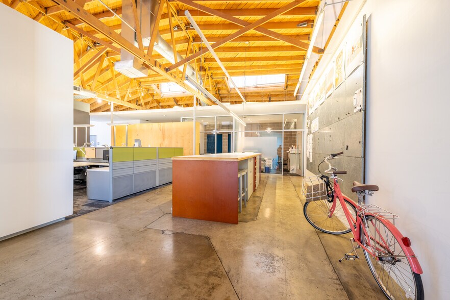 More Photos Of 5972-5976 Washington Blvd, Culver City Flex For Lease