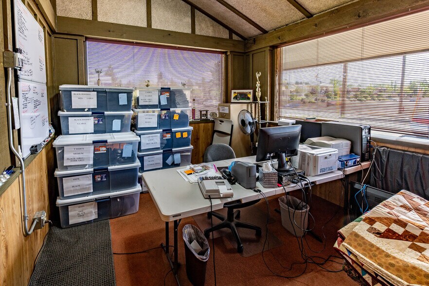 More Photos Of 2115 NE 3rd St, Bend Auto Repair For Sale