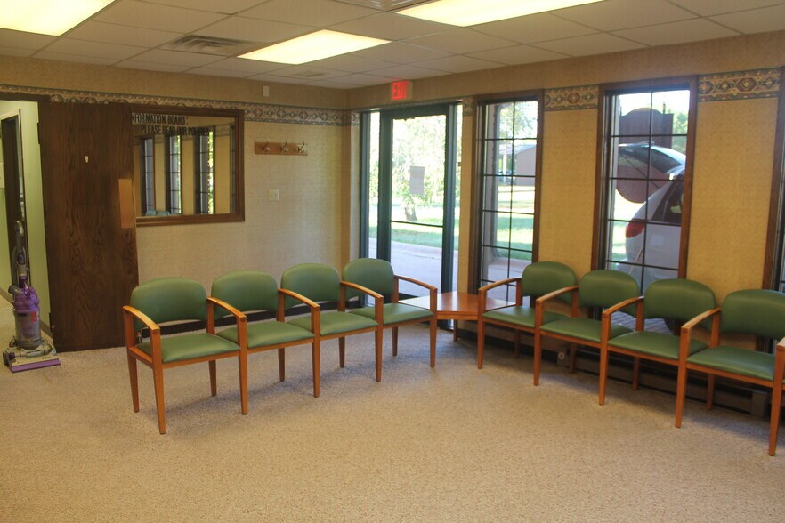 More Photos Of 1235 Cedar Ct, Carbondale Medical For Sale