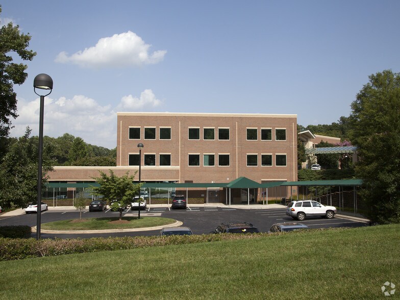 More Photos Of 1505 SW Cary Pky, Cary Medical For Lease