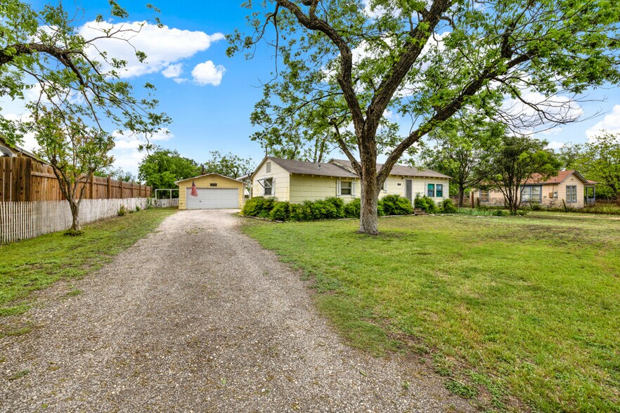 More Photos Of 1959 Gruene Rd, New Braunfels Office For Sale