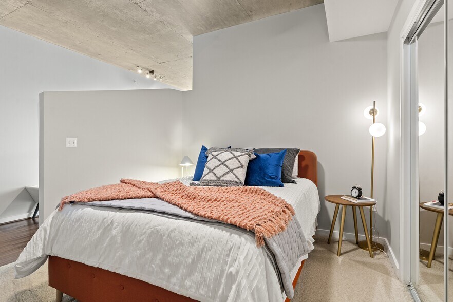 More Photos Of 5927 Almeda Rd, Houston Apartments For Lease