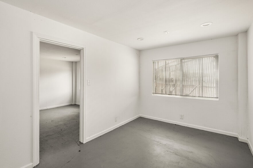 More Photos Of 4901 Telegraph Rd, East Los Angeles Flex For Sale