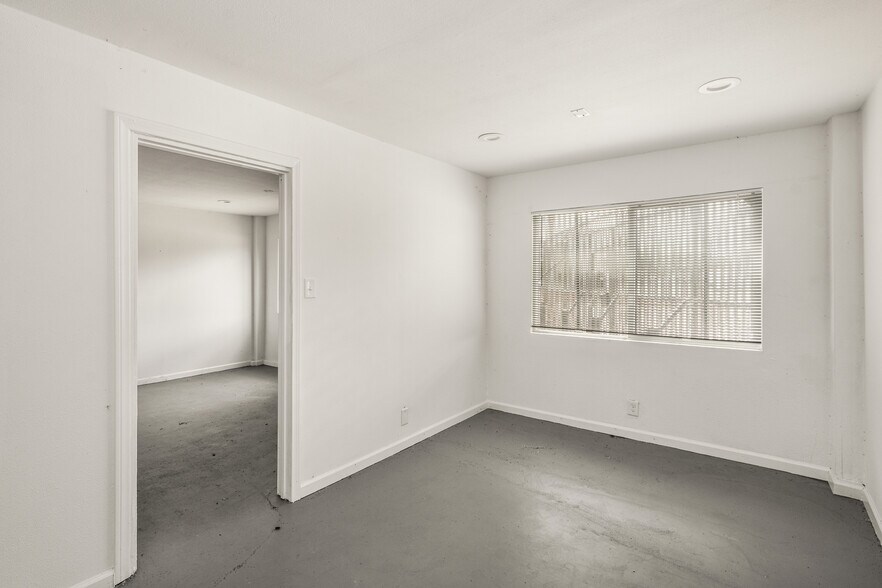 More Photos Of 4901 Telegraph Rd, East Los Angeles Flex For Sale