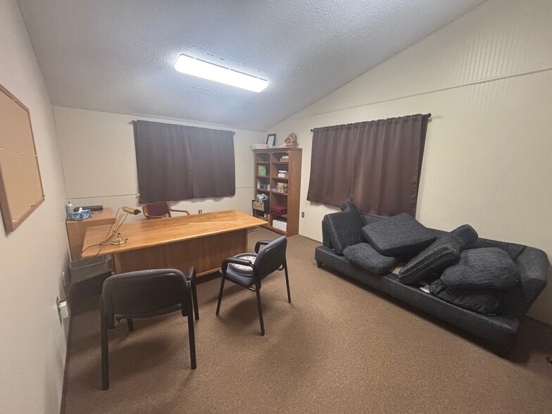 More Photos Of 961 E Maple St, Holly Religious Facility For Sale