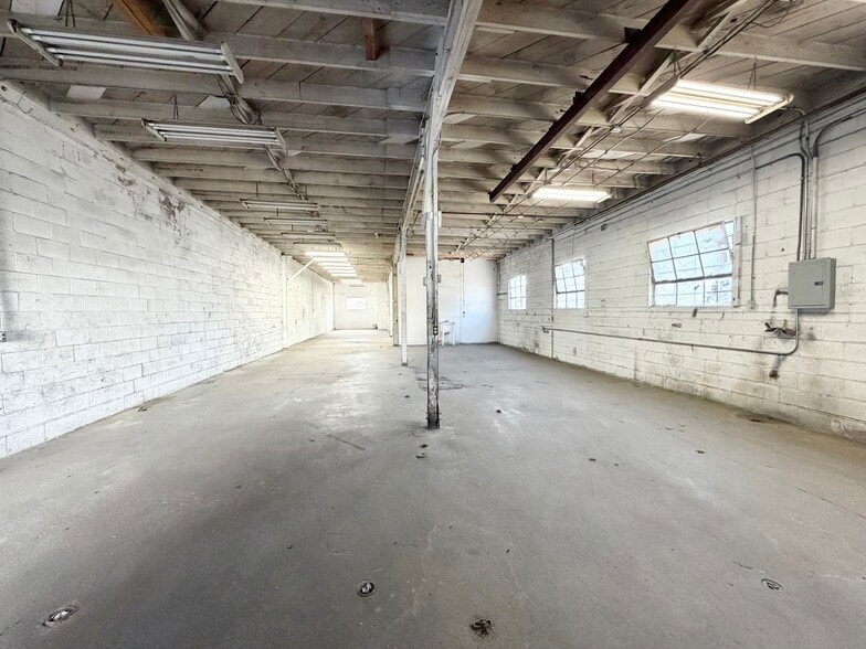 More Photos Of 4401 Firestone Blvd, South Gate Flex For Lease