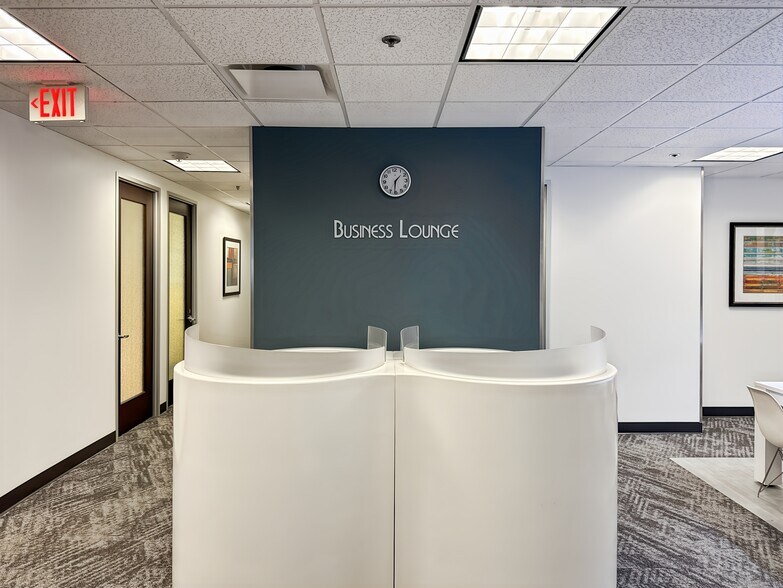 More Photos Of 1431 Opus Pl, Downers Grove Coworking Space