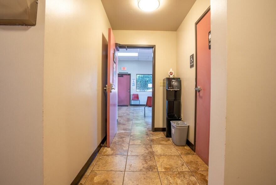 More Photos Of 4946 Florence Ave, Bell Medical For Lease