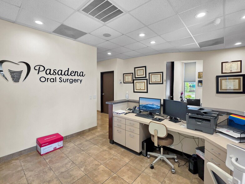 More Photos Of 6429 Fairmont Pky, Pasadena Office For Sale