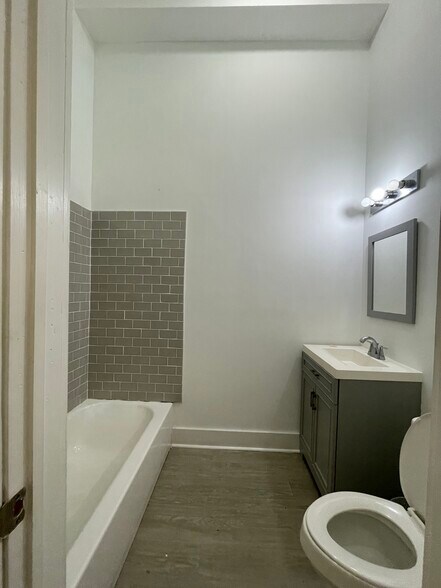 More Photos Of 6104 Market St, Philadelphia Storefront Retail Residential For Sale