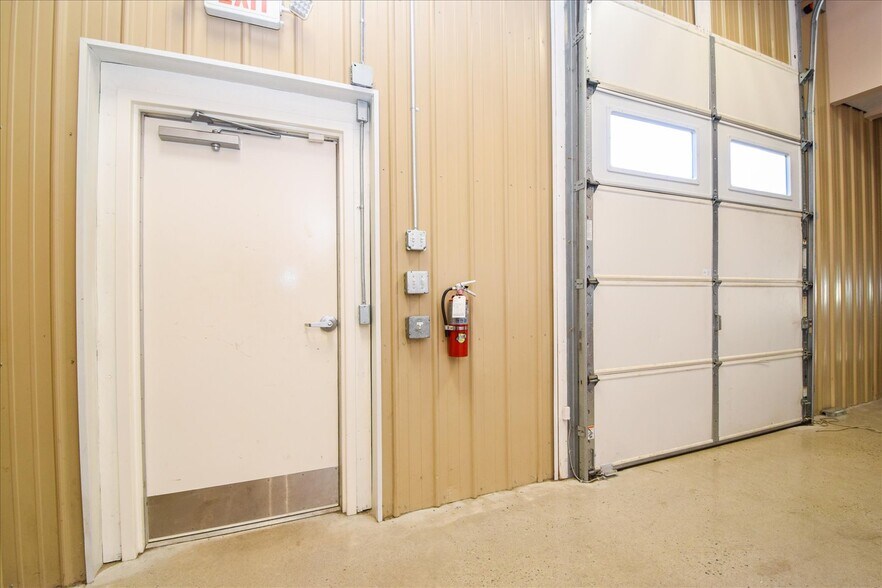 More Photos Of 1405 Mill Race Dr, Salem Industrial For Sale