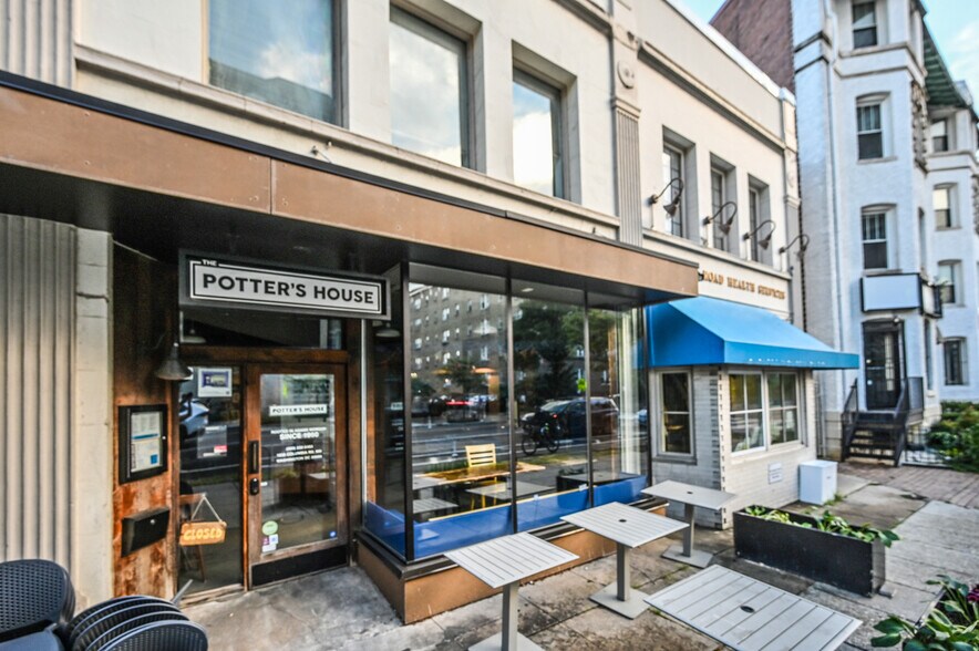 More Photos Of 1656-1660 Columbia Rd NW, Washington Storefront For Lease