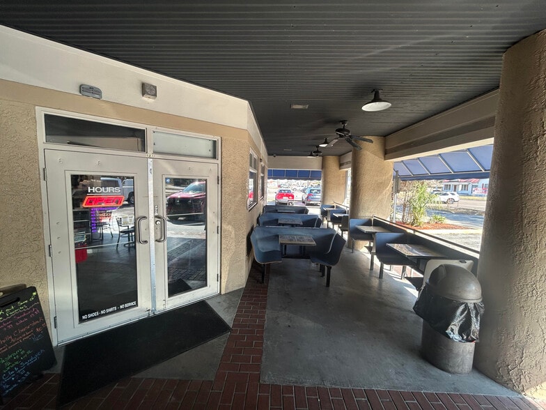 More Photos Of 1309 S Collins St, Plant City Freestanding For Sale