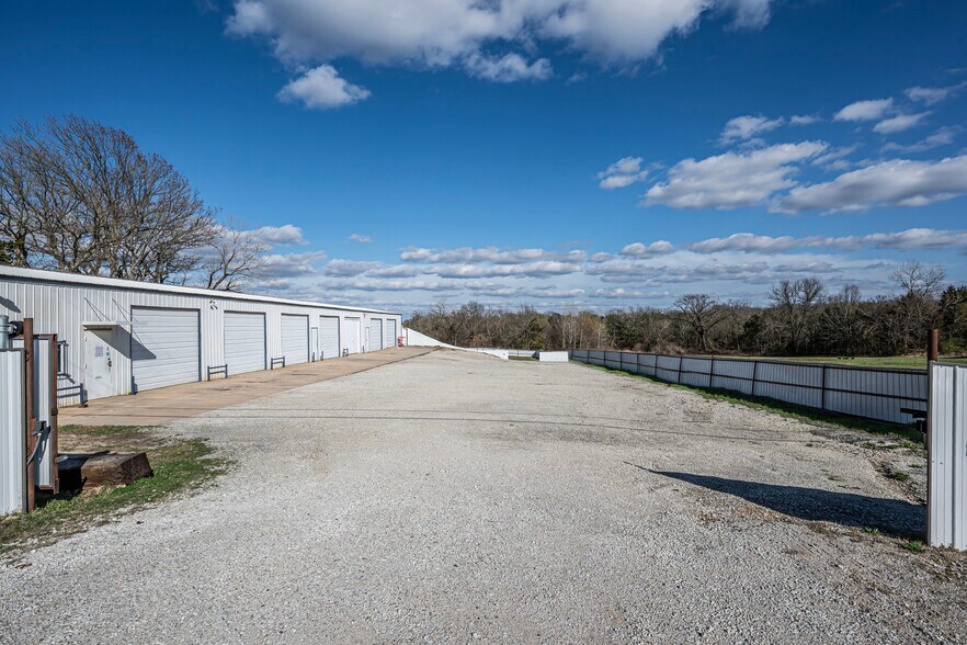 More Photos Of 11206 N Broadway Ave, Ada Warehouse For Sale