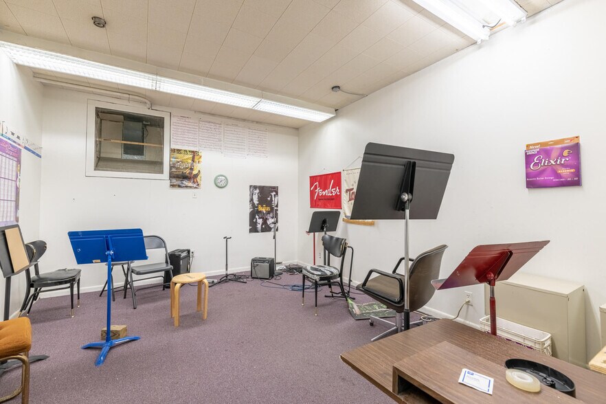 More Photos Of 10 E Main St, Fairborn Storefront For Sale