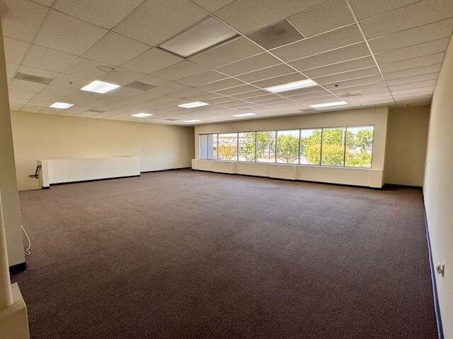 More Photos Of 610-640 W Lambert Rd, Brea Light Manufacturing For Sale