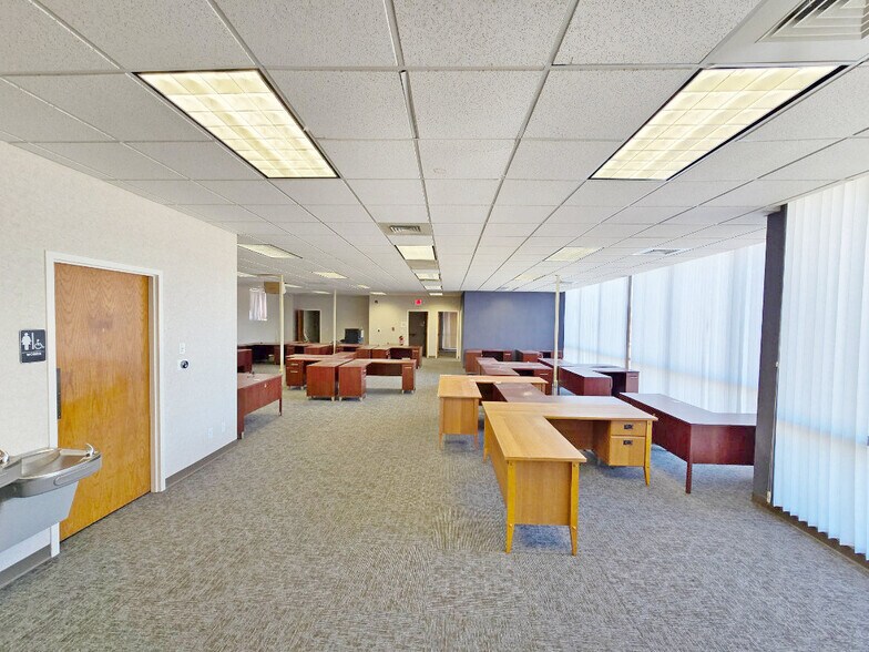 More Photos Of 1208 E Main St, Havelock Office For Sale