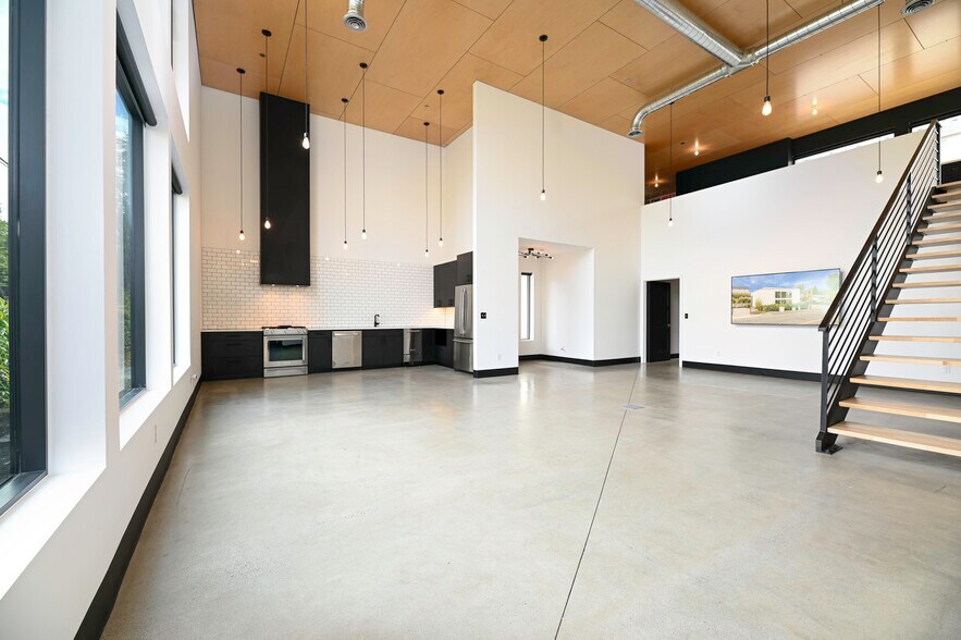 More Photos Of 13001 40th Ave S, Tukwila Specialty For Sale