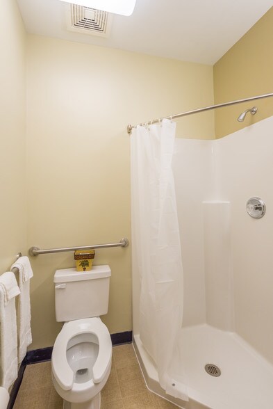 More Photos Of 897 Von Kolnitz Rd, Mount Pleasant Medical For Lease