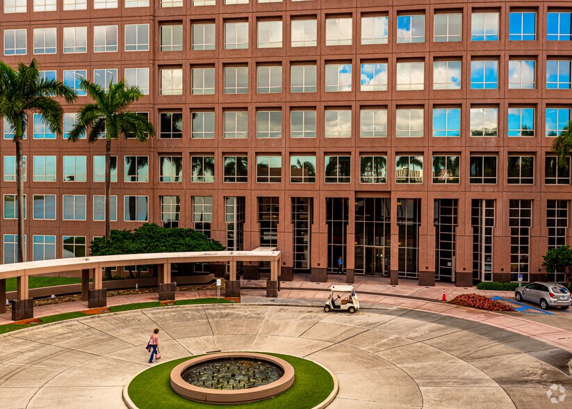 More Photos Of 5301 Waterford District Dr, Miami Office For Lease