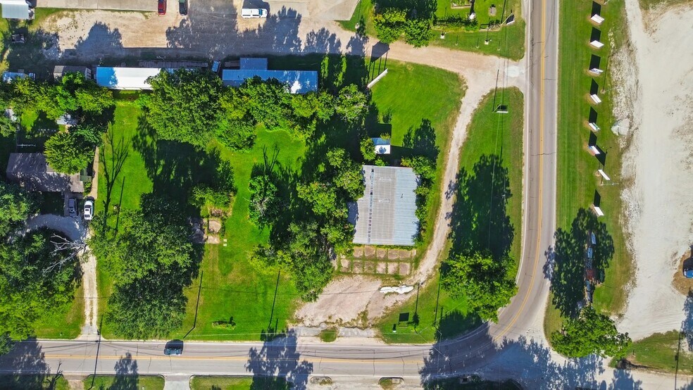 More Photos Of 109 Emory St, Trinity Industrial For Sale