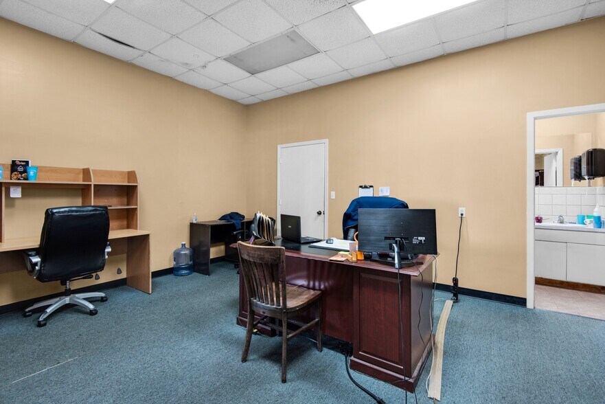 More Photos Of 3061 Gulf Breeze Pky, Gulf Breeze Carwash For Sale