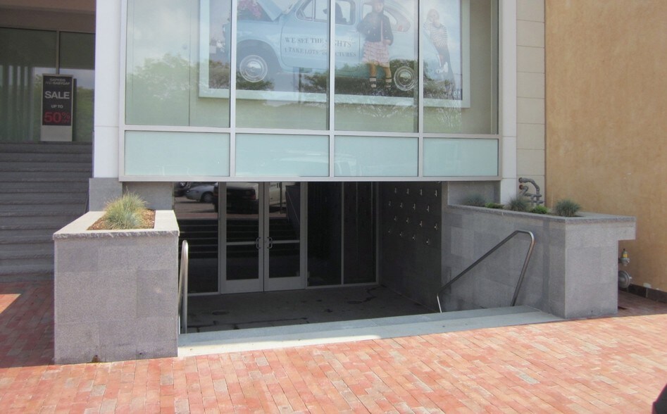 More Photos Of 125 Main St, Westport General Retail For Lease