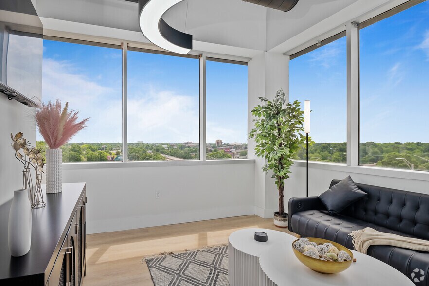 More Photos Of 671 S Perry St, Montgomery Apartments For Lease