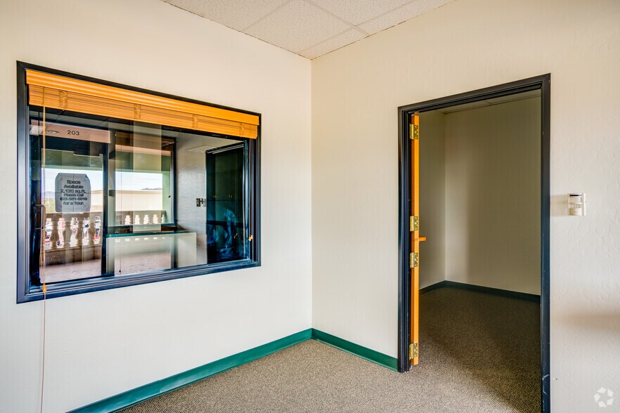 More Photos Of 711 E Carefree Hwy, Phoenix Unknown For Lease