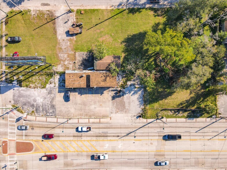 More Photos Of 707 S Orange Blossom Trl, Orlando Storefront For Sale