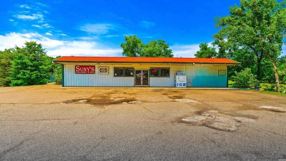 More Photos Of 5370 Highway 67 W, Fulton Convenience Store For Sale