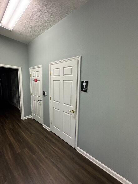 More Photos Of 2146 Alternate 19 N, Palm Harbor Office For Sale