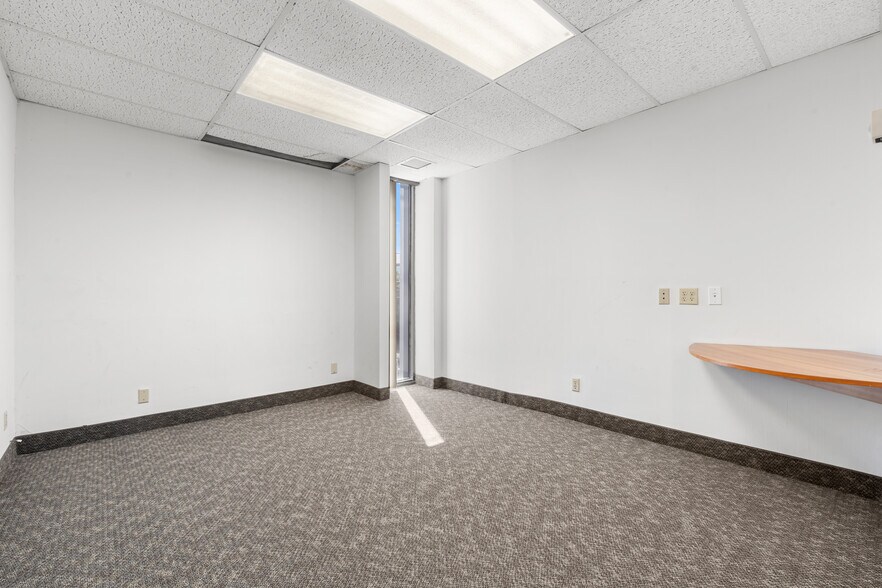More Photos Of 5100 N Federal Hwy, Fort Lauderdale Office For Sale