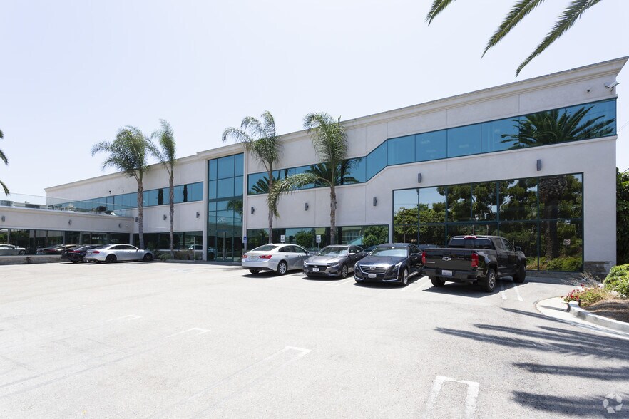 More Photos Of 5450 W 83rd St, Los Angeles Research And Development For Lease