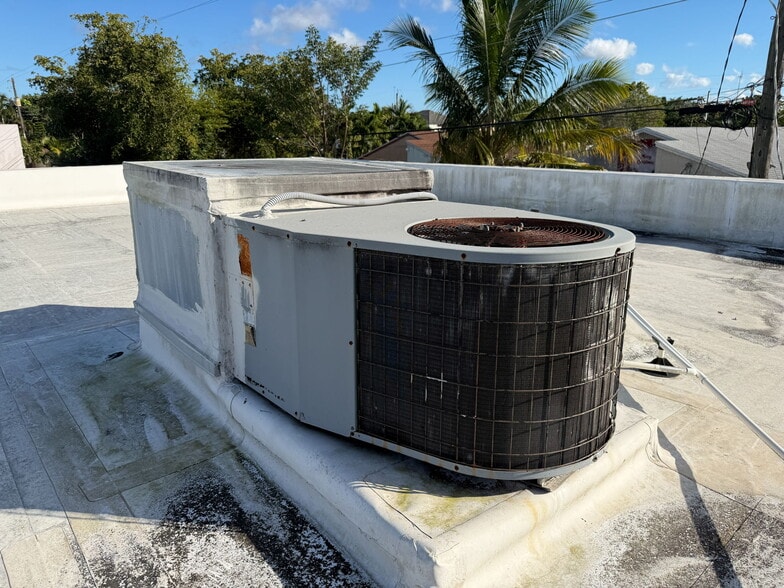 More Photos Of 5908 Johnson St, Hollywood Light Manufacturing For Sale