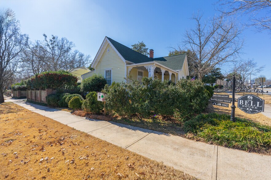 More Photos Of 132 E College St, Griffin Hospitality For Sale