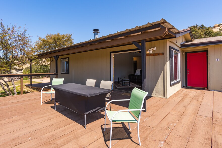 More Photos Of 19191 High Glen Rd, Alpine Specialty For Sale