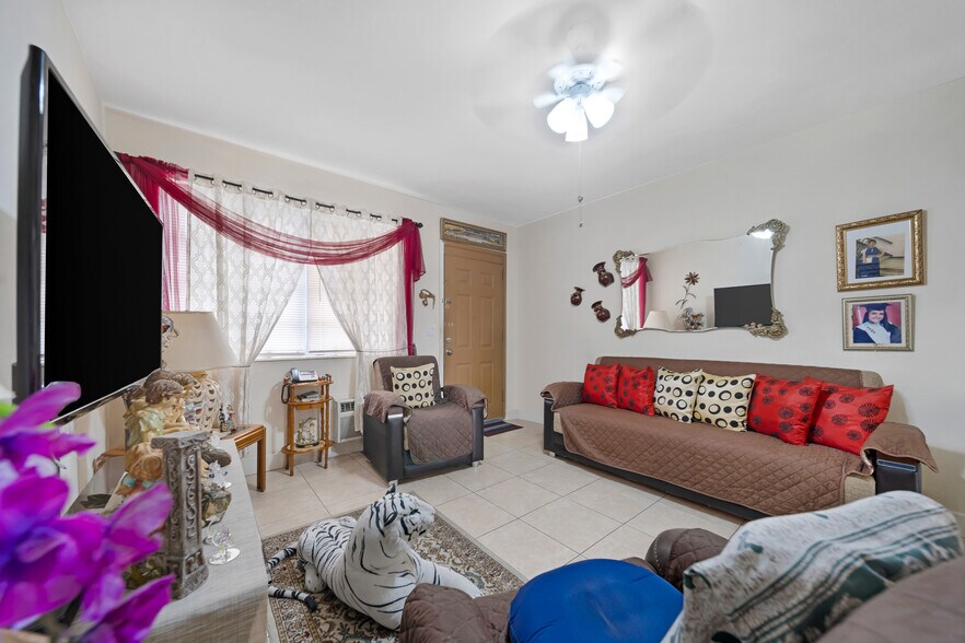 More Photos Of 931 SW 3rd St, Miami Apartments For Sale