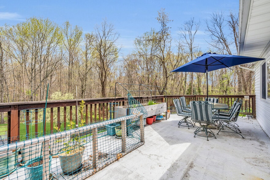More Photos Of 261 Rt 34, Colts Neck Veterinarian Kennel For Sale