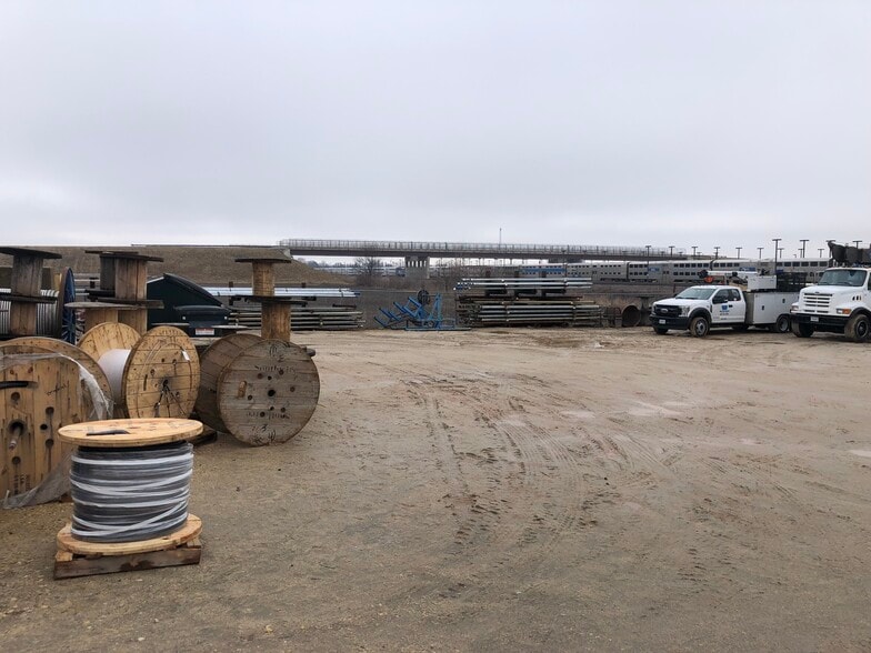 More Photos Of 825 E North St, Elburn Warehouse For Lease