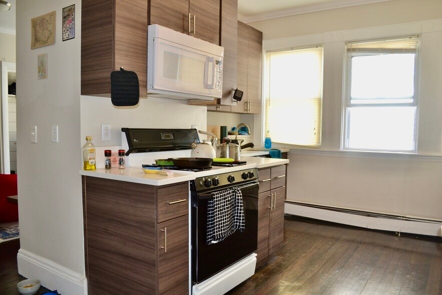More Photos Of 237 Highland Ave, Somerville Storefront Retail Residential For Sale