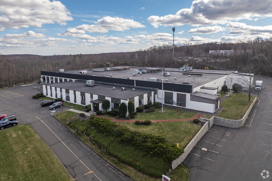 More Photos Of 562 Captain Neville Dr, Waterbury Manufacturing For Lease