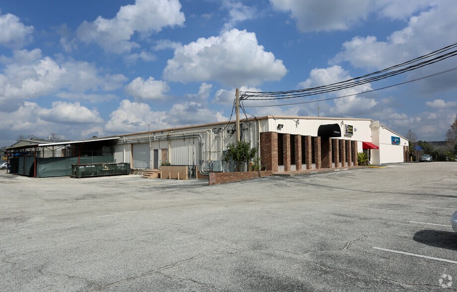 More Photos Of 4241 L B Mcleod Rd, Orlando Showroom For Lease