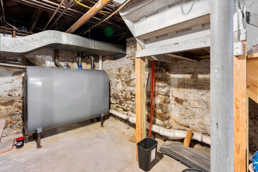 More Photos Of 158 East Ave, Norwalk Office For Lease