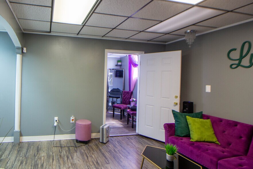 More Photos Of 23750 Gratiot Ave, Eastpointe Office Residential For Sale