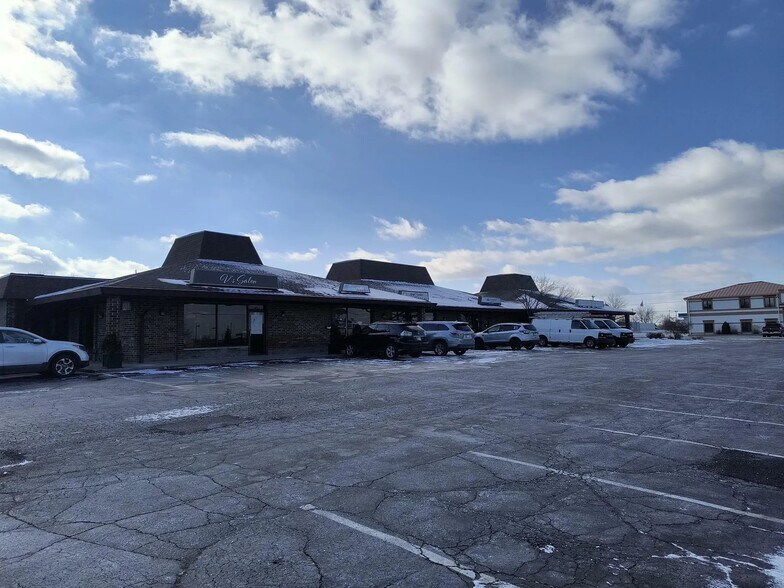 More Photos Of 8111 E 109th Ave, Crown Point Storefront Retail Office For Lease