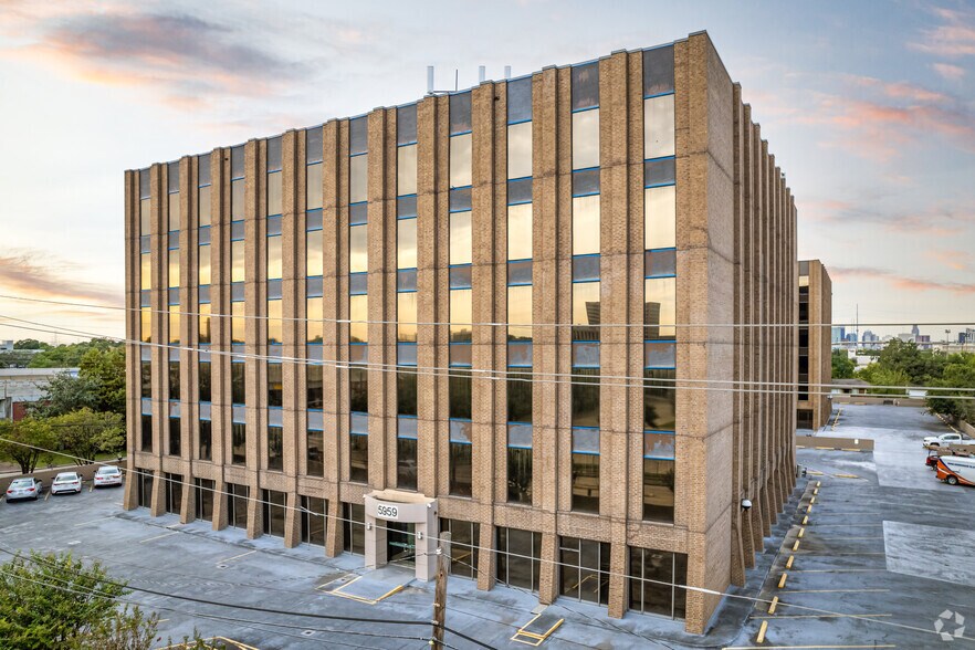 Primary Photo Of 5959 West Loop South, Bellaire Office For Lease