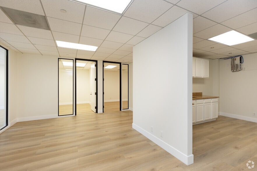 More Photos Of 30851 Agoura Rd, Agoura Hills Loft Creative Space For Lease