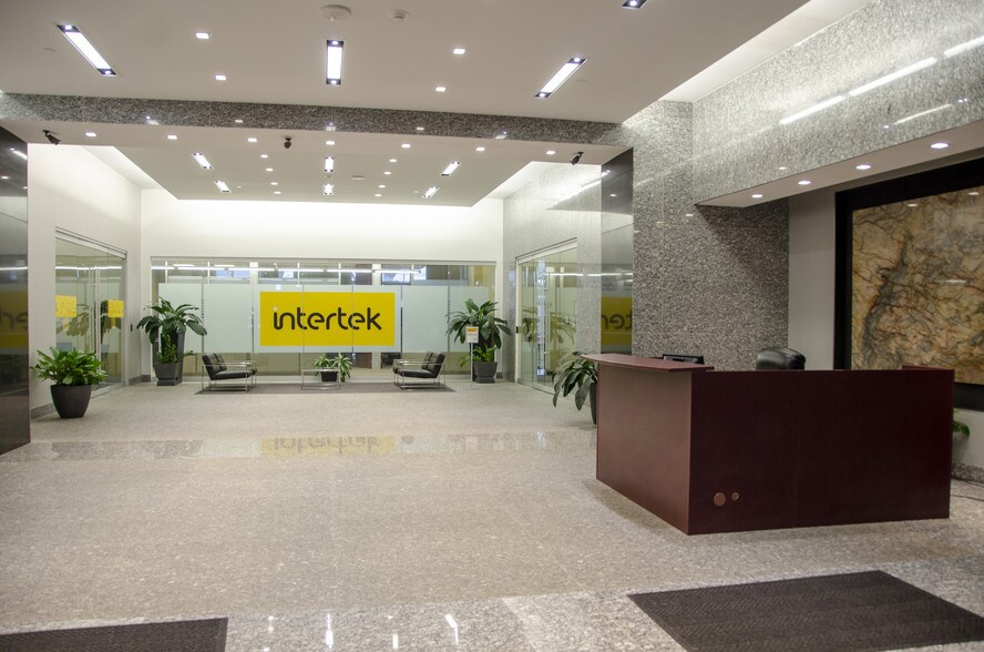 More Photos Of 25025 N I-45 Fwy, The Woodlands Office For Lease