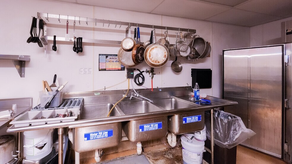 More Photos Of 66 Hawthorne Dr, Bedford Apartments For Lease